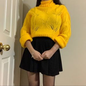 Yellow mock turtleneck sweater 🌿